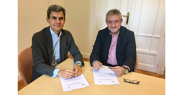 Carlos Pérez, de Marcas de Restauración y Javier Hortelano, de la AECC