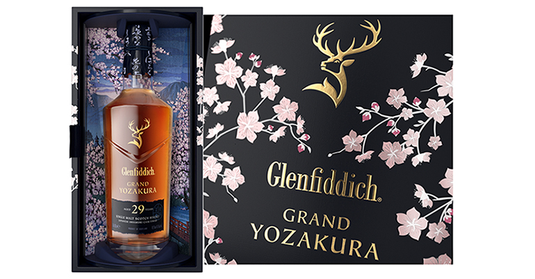 Glenfiddich Grand Yozakura, primer whisky de malta terminado en barricas japonesas de Awamori