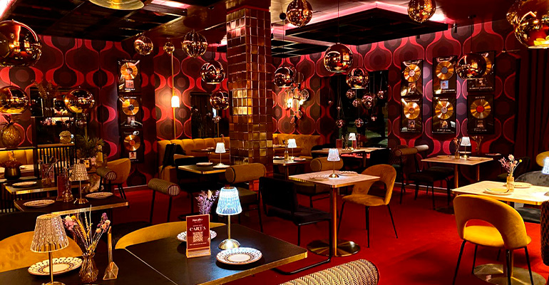 Restaurante italo-disco en Alcalá de Henares en el transformado Smalto