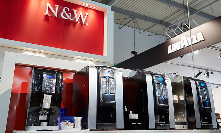 N&W-vending-host-milan