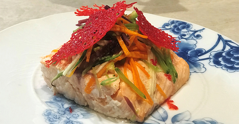 Papillote de salmón noruego