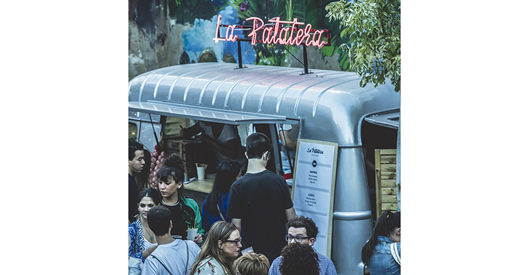 Plateselector food truck la patatera