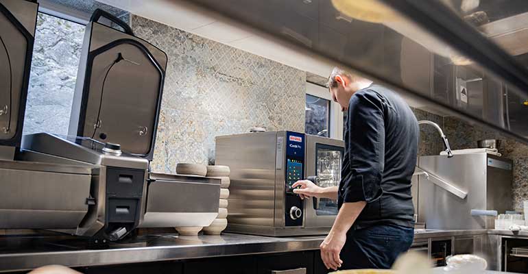 Equipos de cocina inteligentes: aumentan la productividad de manera sostenible