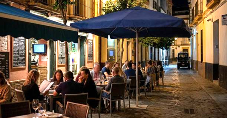 Los ladrones identifican los horarios nocturnos, el efectivo en caja y las terrazas como los principales puntos débiles de la hostelería