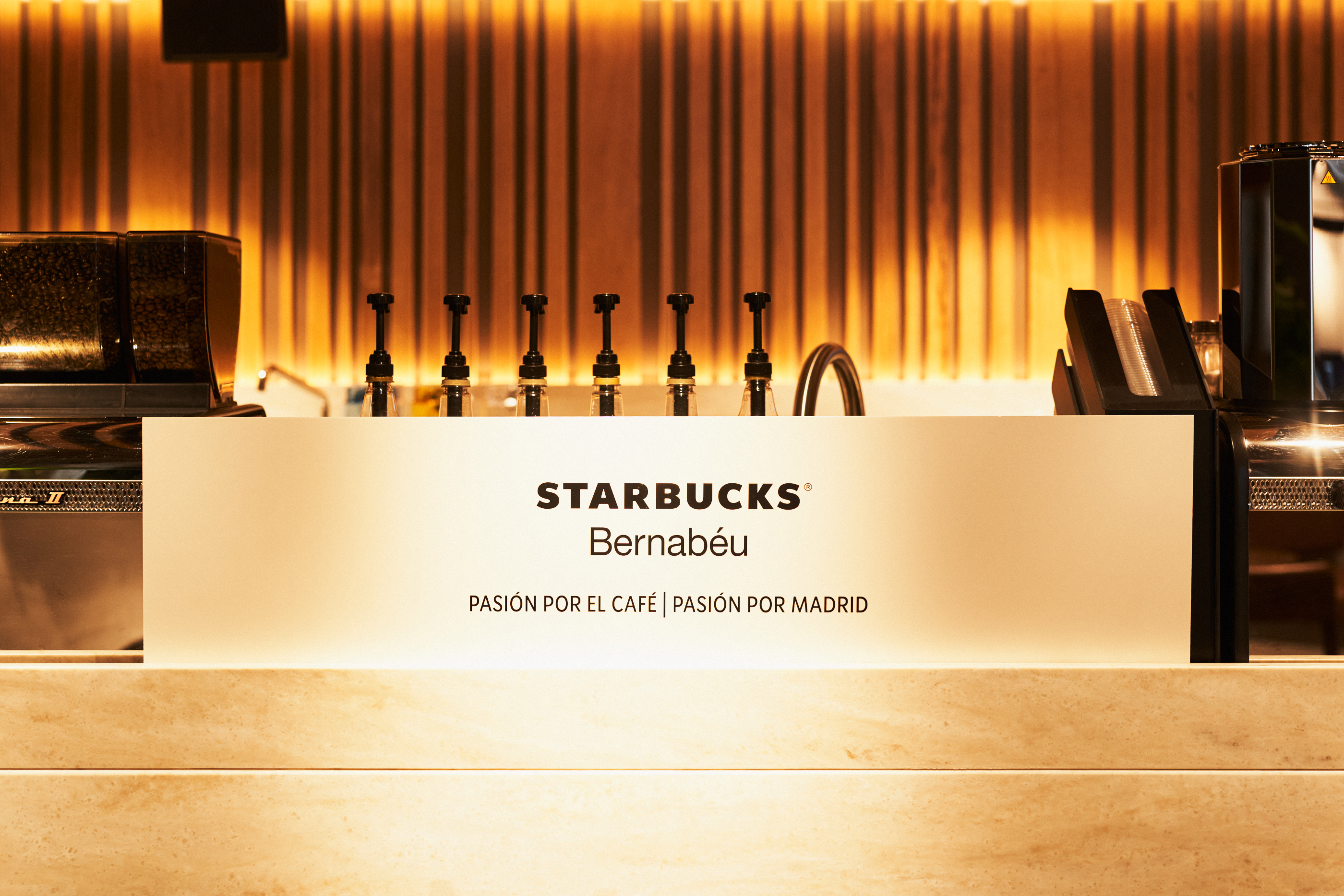 starbucks Bernabeu detalles - infohoreca