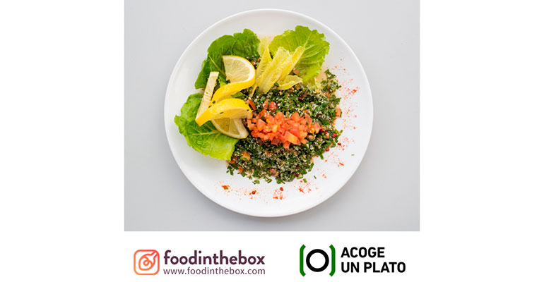 Acoge un plato food the box