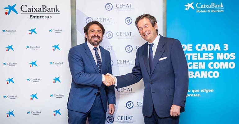 Jorge Marichal, presidente de CEHAT, y Luis Cabanas, director de Empresas de CaixaBank