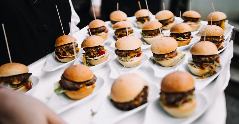 El sector del catering cerró 2025 con 4.885 millones de euros de facturación