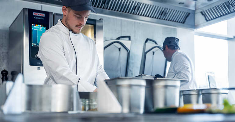 Cómo evitar imprevistos en la cocina profesional estas Navidades: ventajas de una cocina inteligente y conectada