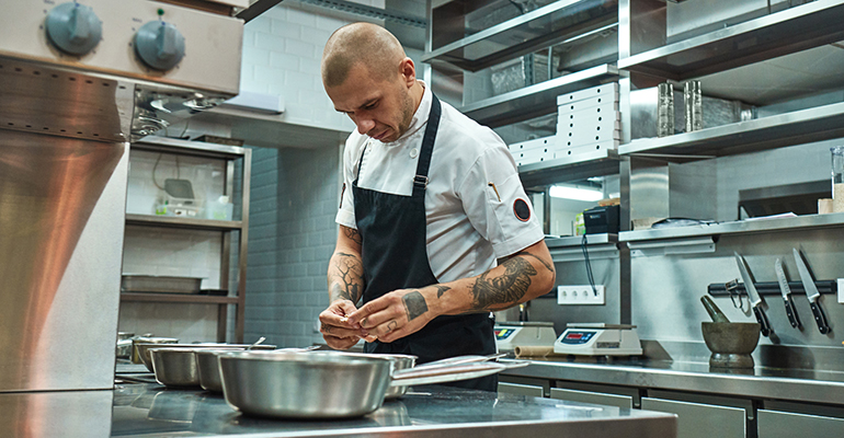 Cocina en espacios reducidos: tendencias y soluciones creativas para restaurantes