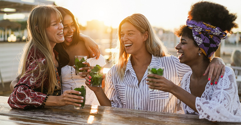 El tardeo impulsa el consumo de bebidas sin alcohol en España: el 55% las elige al menos una vez cada tres meses