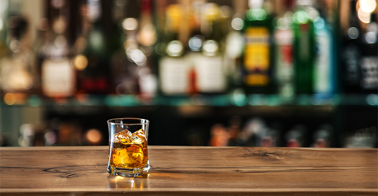 Retroceso del consumo de bebidas espirituosas en España afecta al sector hostelero