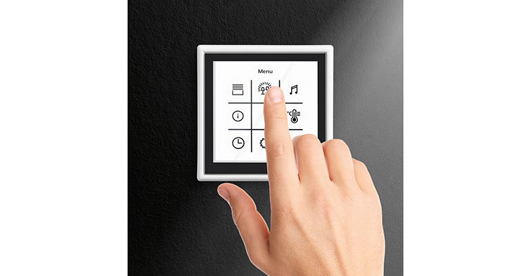 LS Touch, el nuevo controlador inteligente de Jung que parece un interruptor