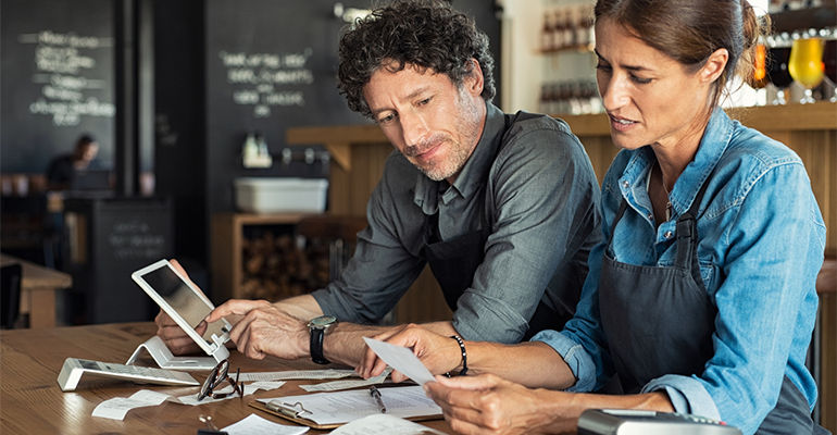 La restauración entra en zona de riesgo con el petróleo por encima de 100 dólares, según un análisis de Simon-Kucher