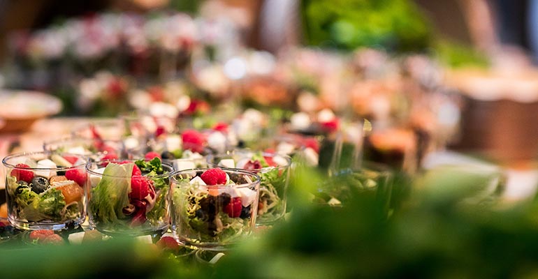 Cómo reducir el desperdicio alimentario con sostenibilidad y tecnología blockchain: el caso de Gourmet Catering & Eventos