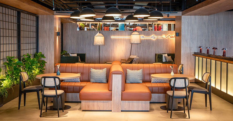 hotel innside madrid valdebebas lobby