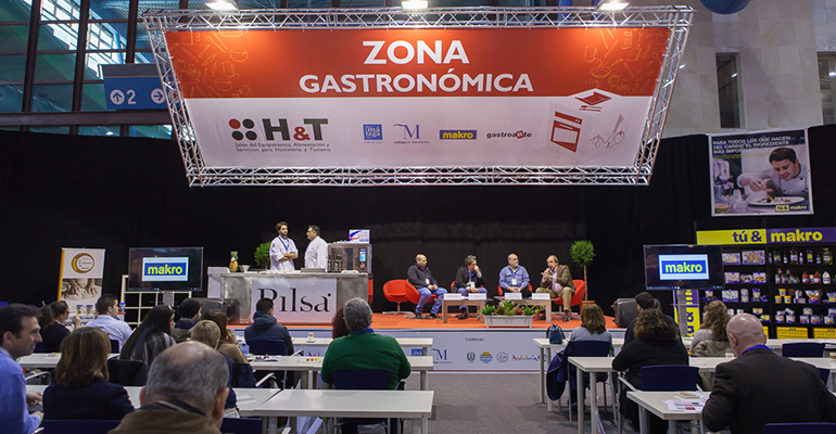 Zona gastronómica en el H&T de Málaga