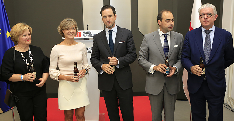 Isabel García Tejerina ha inaugurado la Bodega de Barricas de Mahou San Miguel