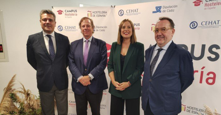 Emilio Gallego, secretario general de HDE; Ramón Estalella, secretario general de CEHAT; Ana Carrera, diputada del área de Empleo y vicepresidenta del Instituto de Empleo y Desarrollo Socioeconómico y Tecnológico (IEDT); José Luis Yzuel, presidente de HDE