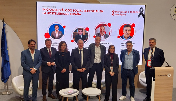 La hostelería crea su Mesa Sectorial para abordar los retos laborales, productivos y de sostenibilidad del sector