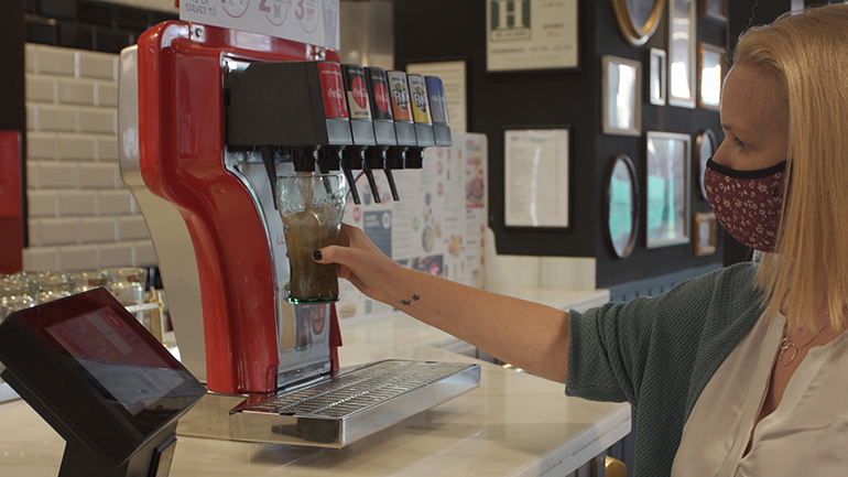 dispensador-autoservicio-coca-cola-hosteleria-sotenible