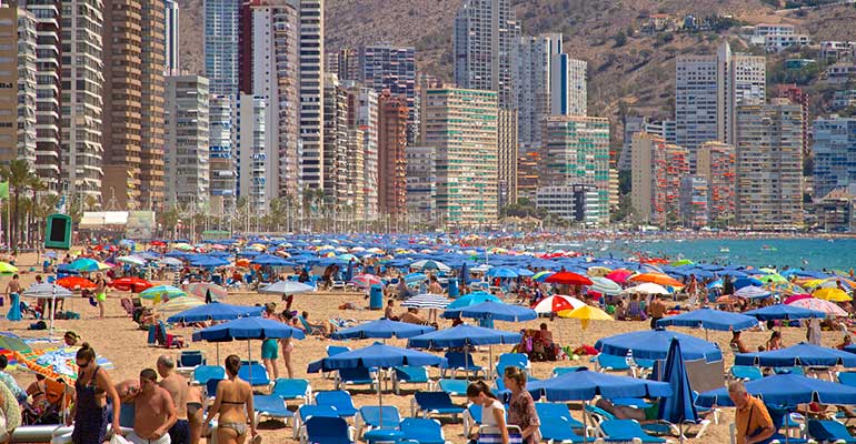 playa en benidorm