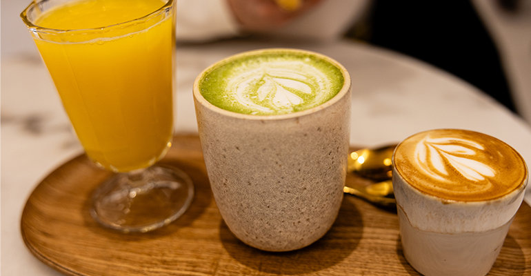 El matcha dispara sus ventas un 50% en España y se consolida como la bebida de moda en 2025