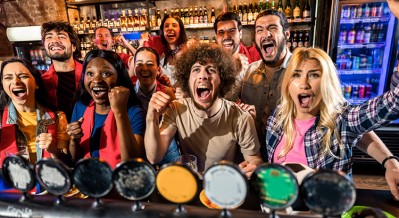 La clasificación de España para la final impulsa el consumo en hostelería: los pagos sin efectivo crecen un 26,4% tras la semifinal 1